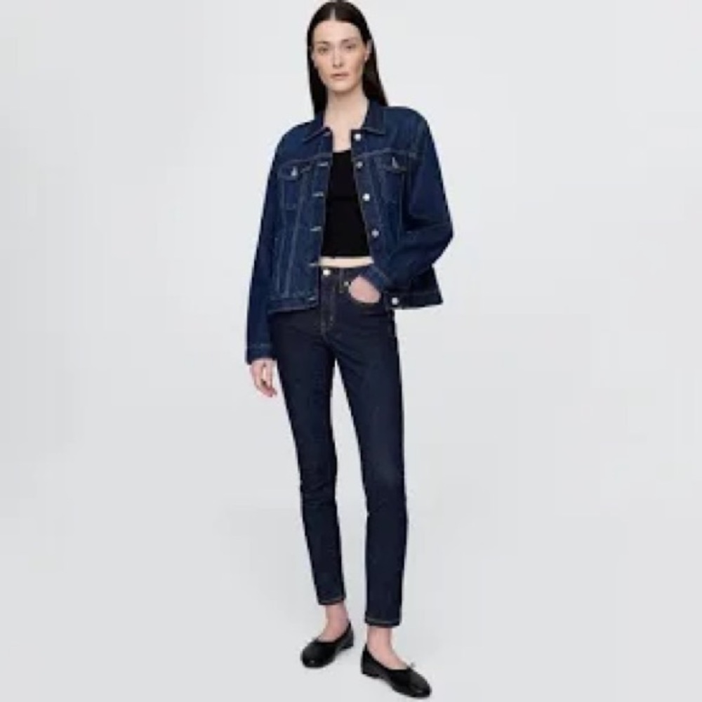 GAP -Classic dark wash jeans - Size 27